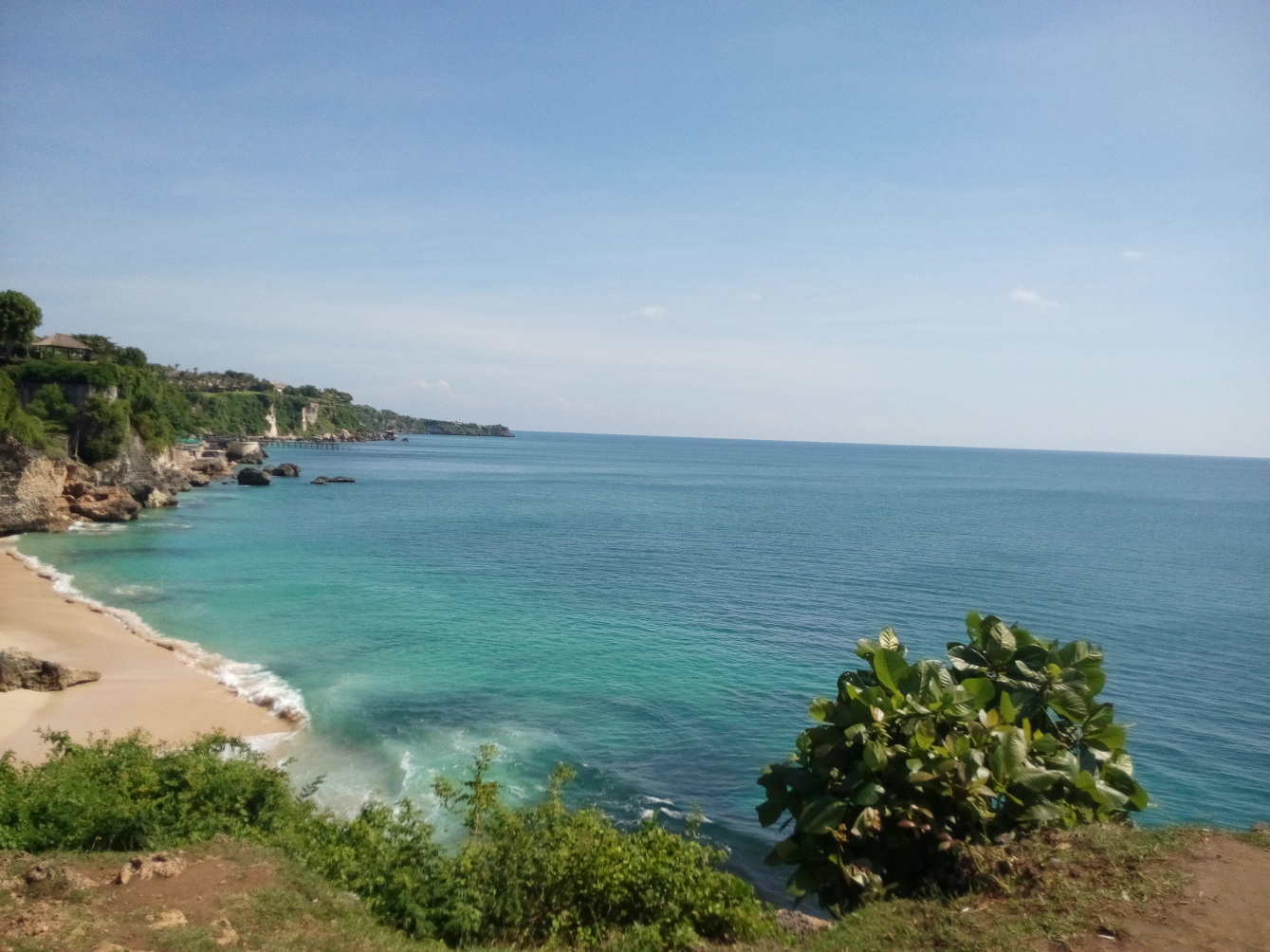 Source File : Wikipedia Padang Padang Beach, Badung, Bali Image By : Felly A - Own Work CC BY-SA 4.0